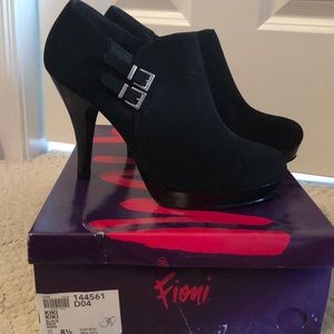 Fioni heeled booties